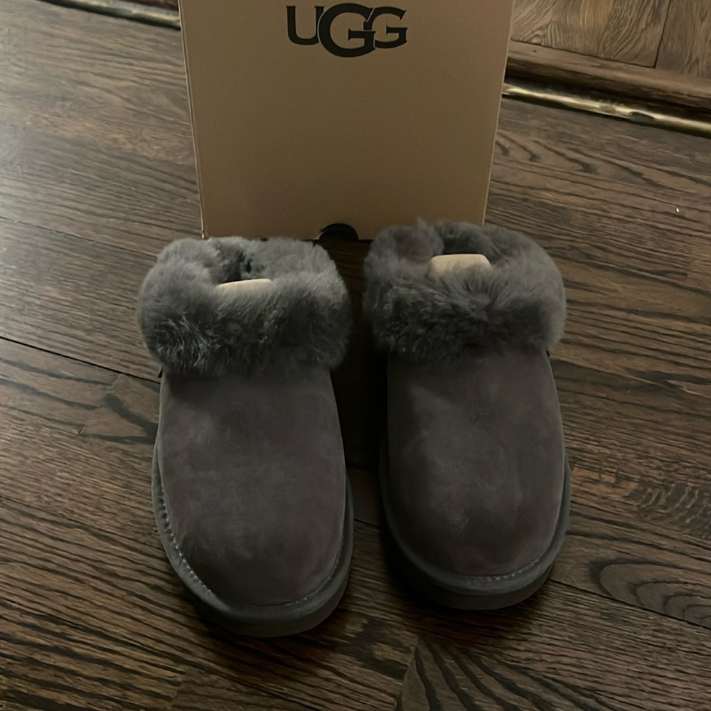 *BRAND NEW* UGG Disquette Slippers-never worn